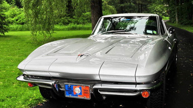 Chevrolet Corvette C2 Sting Ray gris face avant