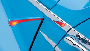 Delahaye 175 S Roadster Saoutchik, bleue, flèche