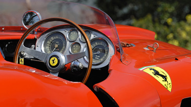 Ferrari 195 Inter Rouge cockpit