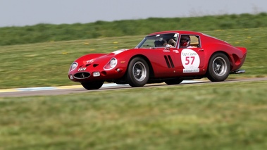 Ferrari 250 GTO, rouge, latéral gauche