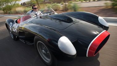 Ferrari 250 Testa Rossa Noire vue dynamique