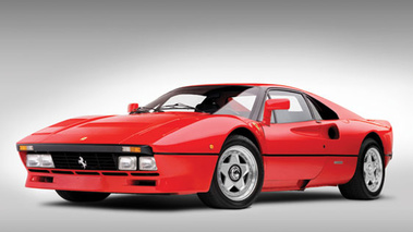 Ferrari 288GTO rouge 3/4 avant gauche