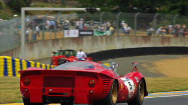 Ferrari 330 P4 rouge Le Mans Classic 2008 3/4 arrière droit