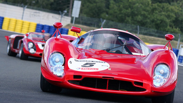 Ferrari 330 P4 rouge Le Mans Classic 2008 face avant