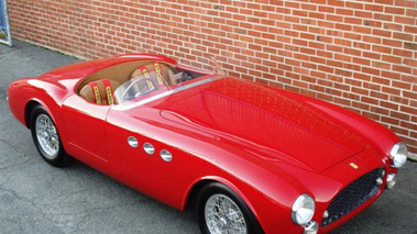 Ferrari 340 America Spyder Vignale rouge 3/4 avant droit haut