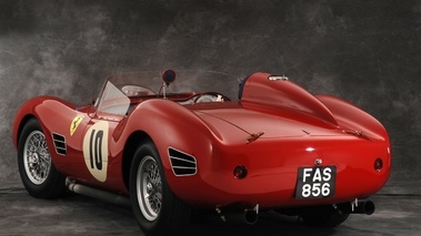 Ferrari Dino 246 Sport Spyder 3/4 arrière droit