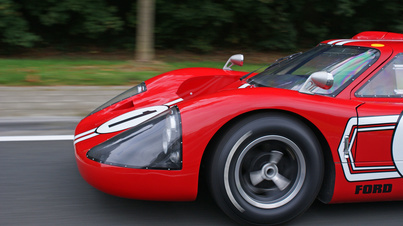 Ford GT40 MkIV rouge profil travelling coupé