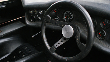Ford GT40 MkIV rouge tableau de bord