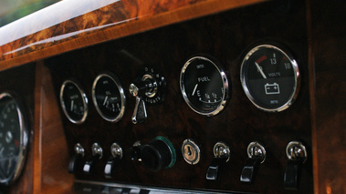 Jaguar MkII 3.8 anthracite tableau de bord 2