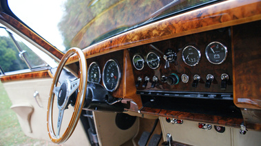 Jaguar MkII 3.8 anthracite tableau de bord