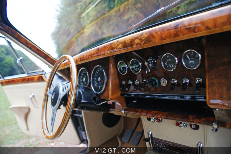 Essai D Une Automobile Classic La Jaguar Mkii 3 8