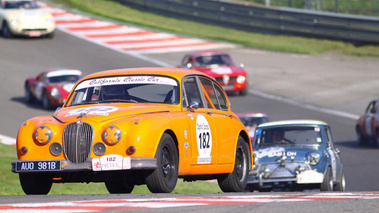 Jaguar MkII 3.8L orange Tour Auto 2009 3/4 avant gauche