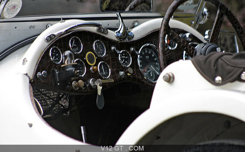 Dashboards - Page 31 Jaguar-SS100-3-1-2-Litre-Blanche-cockpit_zoom