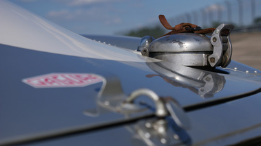 Jaguar Type E Low Drag gris Montlhéry trappe à essence