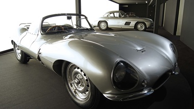 Jaguar XKSS gris 3/4 avant droit