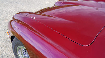 Lamborghini 350 GT bordeaux capot