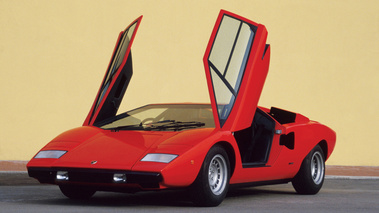 Lamborghini Countach LP400 Rouge 3/4 avant gauche