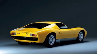 Lamborghini Miura jaune 3/4 arrière droit