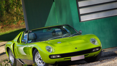 Lamborghini Miura SVJ Vert Citron 3/4 avant droit toit ouvert