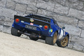 Lancia Stratos Gr.4 bleu Bruxelles 3/4 arrière droit penché