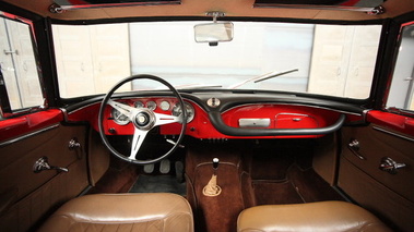 Maserati 3500 GT rouge intérieur