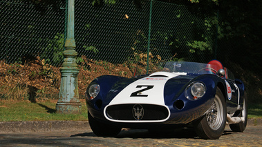 Maserati 450S bleu Bruxelles 3/4 avant gauche 3