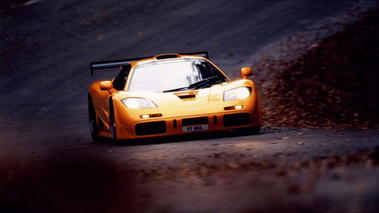 McLaren F1 LM Orange 3/4 AV Dynamique