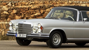 Mercedes 280SE 3.5 Convertible Grise AV