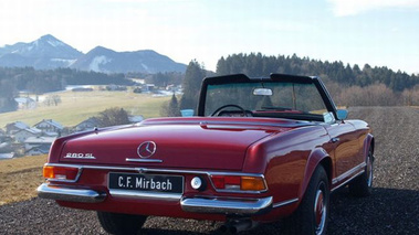 Mercedes 280SL Pagode rouge 3/4 arrière droit