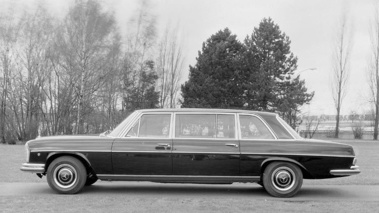 Mercedes 300 SEL, noire, Papamobile, lat g