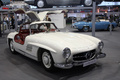 Mercedes 300 SL blanc Retroclassics 2009 3/4 avant droit portes ouvertes