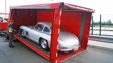 Mercedes 300 SL gris 3/4 arrière gauche chargement