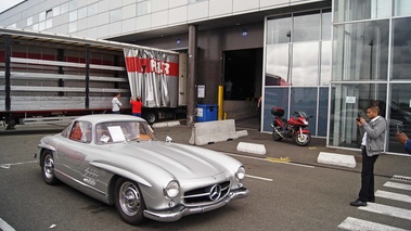 Mercedes 300 SL gris 3/4 avant droit