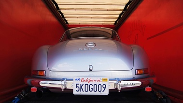 Mercedes 300 SL gris face arrière chargement