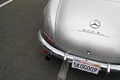 Mercedes 300 SL gris logo coffre 2