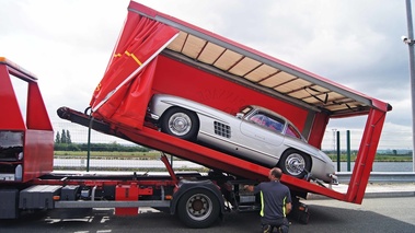 Mercedes 300 SL gris profil chargement