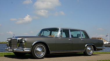 Mercedes 600 gris 3/4 avant gauche