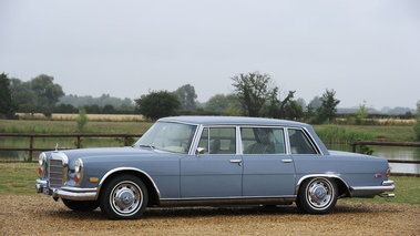 Mercedes-Benz 600 1970, bleue, le King 3-4 av gch