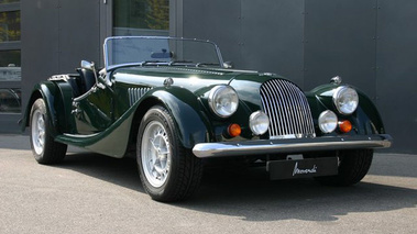 Morgan Plus 8 BRG 3/4 avant droit