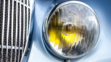 Peugeot 402 Darl’mat Spécial Sport Roadster, bleue, détail phare