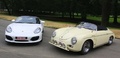 Porsche 356 Speedster beige 3/4 avant gauche & Boxster Spyder blanc face avant