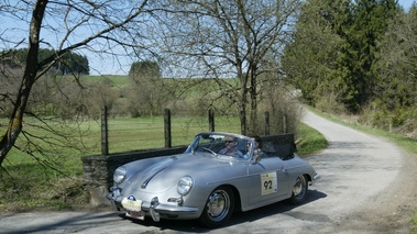 Porsche 356 Spider, grise, action, 3/4 avant gauche