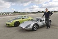 Porsche 904 GTS gris & Cayman R vert 3/4 avant gauche 2