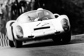 Porsche 910 blanc face avant penché