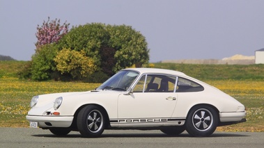 Porsche 911 2.0 R, blanche, lat gche+pdc