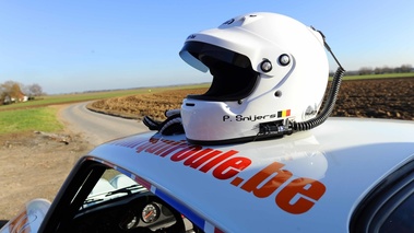 Porsche 911 SC RS blanc casque