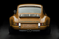 Porsche 911 Singer orange arrière 