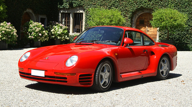 Porsche 959 Rouge 3/4 avant gauche statique Karajan