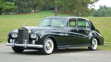 Rolls Royce Phantom V Noire 3/4 avant gauche