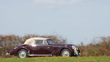 Talbot-Lago T26 Record cabriolet bordeaux 3/4 avant droit capoté filé